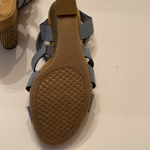 Sandal - Picture 5 of 7